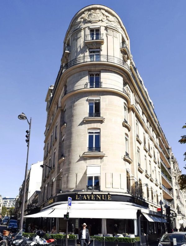 THE ELEGANCE AND LUXURY OF AVENUE MONTAIGNE, PARIS – Paris Plus Plus