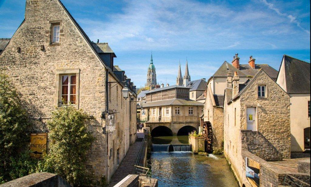 HISTORIC NORMANDY – FROM THE BAYEUX TAPESTRY, CHÂTEAUX, MEDIEVAL TOWNS ...